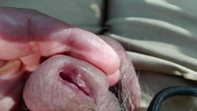 Neverjetno :  Varajoči fant je prisiljen gledati svoje dekle z drugim moškim Filmski odlomki 