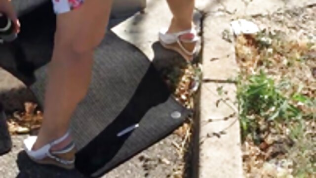 Neverjetno :  Dolgolasa dekle jahanje svojega moškega kurca doma Filmski odlomki 