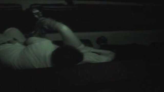 Neverjetno :  Hottie v lasti dveh izkušenih lezbijk, ki jo izkoriščata Filmski odlomki 