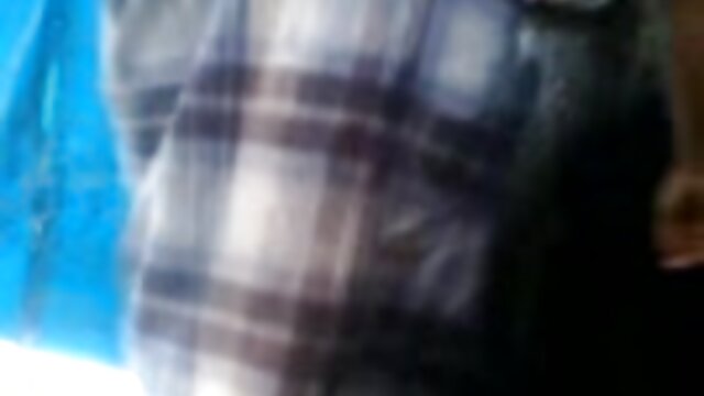 Neverjetno :  Povsem naravno piščanec požre njen randy žebljiček Filmski odlomki 