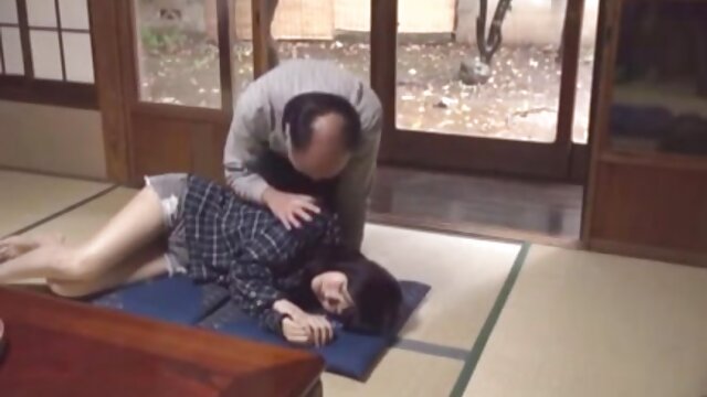 Neverjetno :  Britain Tia ne gleda predstave, ampak tudi jebe Filmski odlomki 