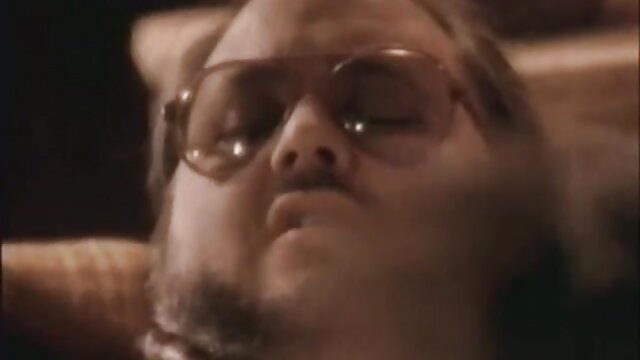 Neverjetno :  To počnejo vojaške deklice v prostem času Filmski odlomki 