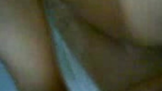 Neverjetno :  Tip se ne more upreti prekleti tetovirani polsestri svojega dekleta Filmski odlomki 