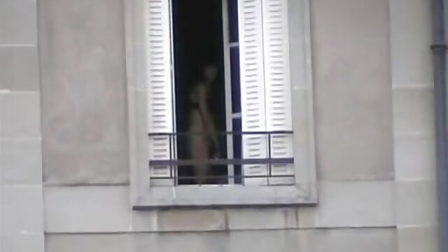 Neverjetno :  Blondin dragi se zaduši z velikim kosom črnega tiča Filmski odlomki 