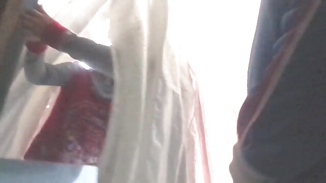 Neverjetno :  Rdeča oblačila in analni sta dve stvari, ki ju je Latini tako zelo všeč Filmski odlomki 