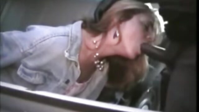 Neverjetno :  Glamurozno evro piščanca zabijeta dva pohotna fanta Filmski odlomki 