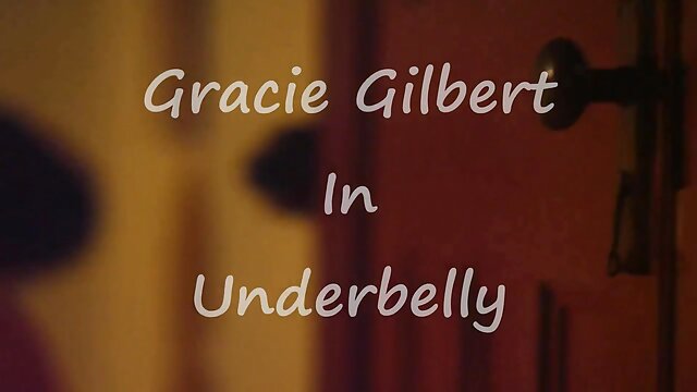 Neverjetno :  Rjavolaska lezbijka se odloči poskusiti neposreden seks s čednim fantom Filmski odlomki 