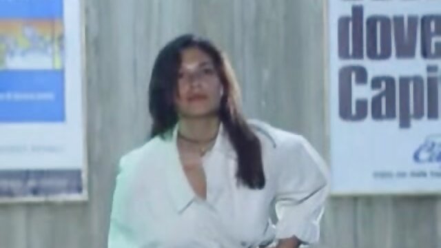 Neverjetno :  Mišičasta maserka naredi, da se te bejbe zadušijo v njegovi gredi Filmski odlomki 