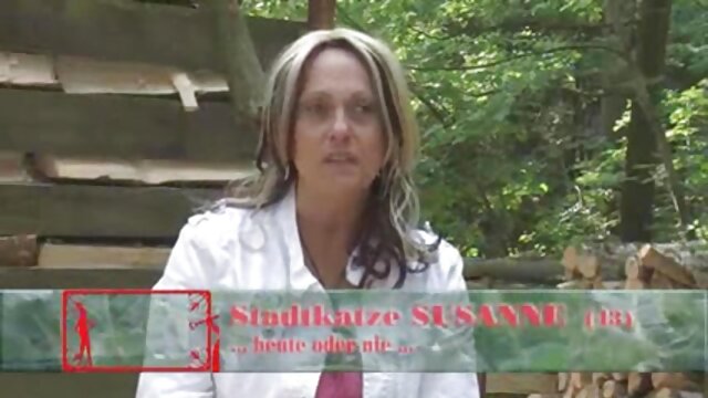 Neverjetno :  MILF ujame pastorkinega fanta in tip jo pojebe na stopnicah Filmski odlomki 