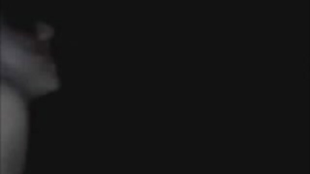 Neverjetno :  Lepotna sposobnost je, da sesa tiča in ga sprejme v mufu Filmski odlomki 